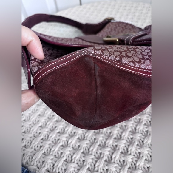 Vintage Coach Burgundy Signature Print Soho bag - Picture 4 of 16
